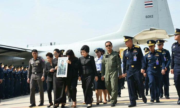 Таиланд. Новости: Во время военного авиашоу на День детей произошло крушение истребителя.