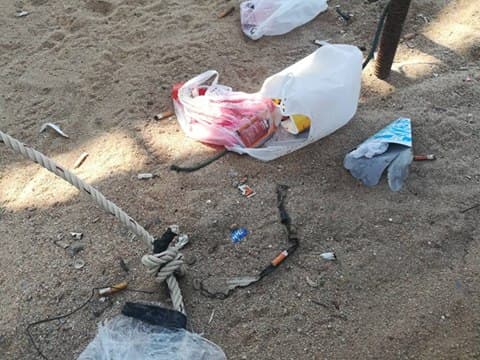 Тайланд. Новости: Отдыхающие на пляже Джомтьен пока игнорируют запрет курения. Тайланд. Новости: Отдыхающие на пляже Джомтьен пока игнорируют запрет курения.