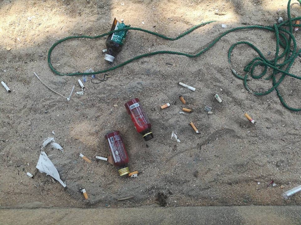 Тайланд. Новости: Отдыхающие на пляже Джомтьен пока игнорируют запрет курения.