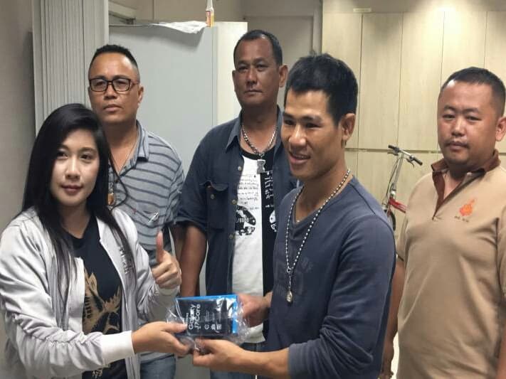 Тайланд. Новости: В Бангкоке боксер догнал вора, который украл у девушки телефон.