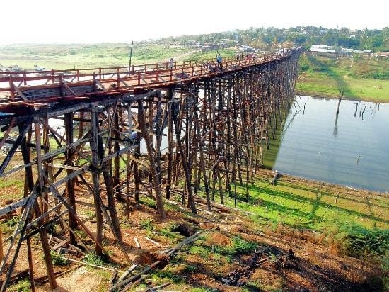 Тайланд. Новости: В Таиланде чуть не сгорел самый длинный деревянный мост.