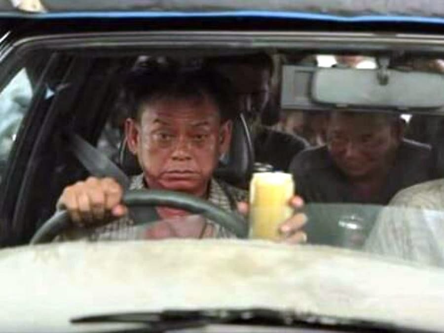 Премьер Таиланда предложил судить пассажиров, которые едут с пьяным водителем.