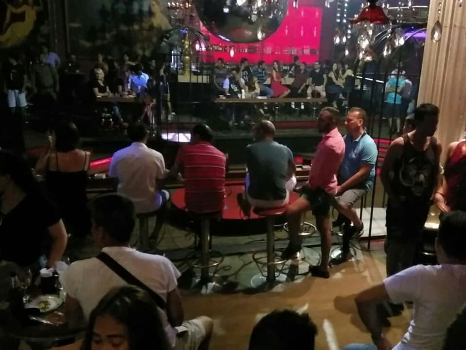 Полиция Паттайи не заметила ни одной проститутки на Волкин-стрит. Полиция Паттайи не заметила ни одной проститутки на Волкин-стрит.