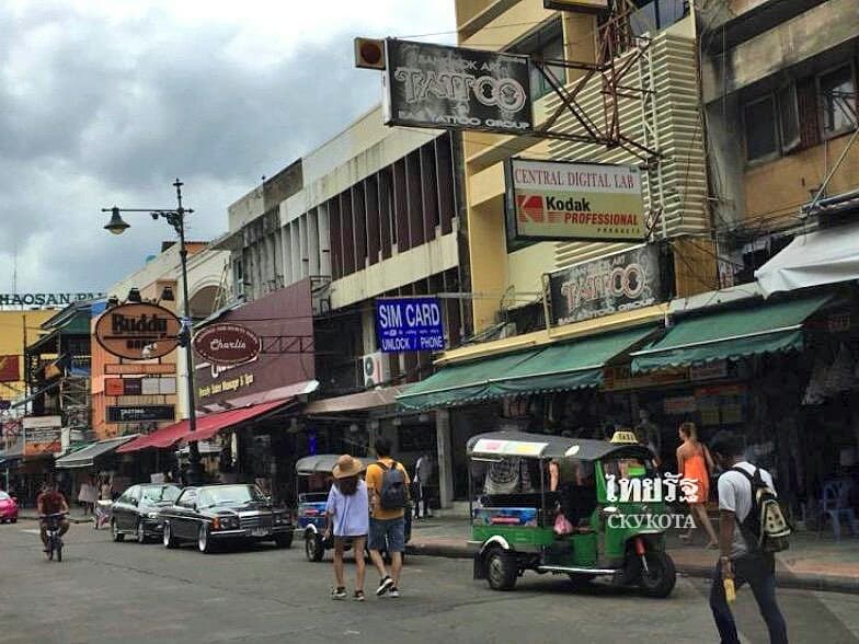Туристам не понравилась обновленная улица Као-Сан в Бангкоке. Туристам не понравилась обновленная улица Као-Сан в Бангкоке.