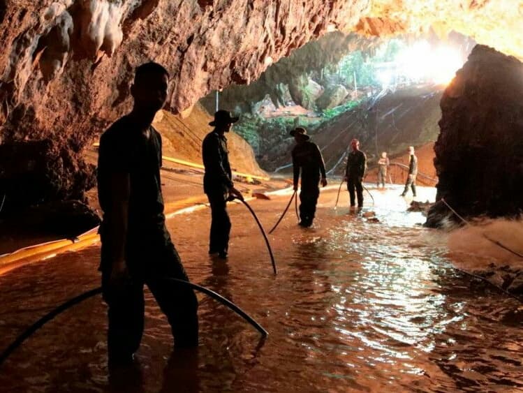 В ноябре начнут снимать фильм о спасательной операции в пещере Там-Луанг. В ноябре начнут снимать фильм о спасательной операции в пещере Там-Луанг.