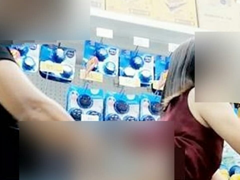 Полиция разыскивает тайскую пару, которая занималась сексом в супермаркете.