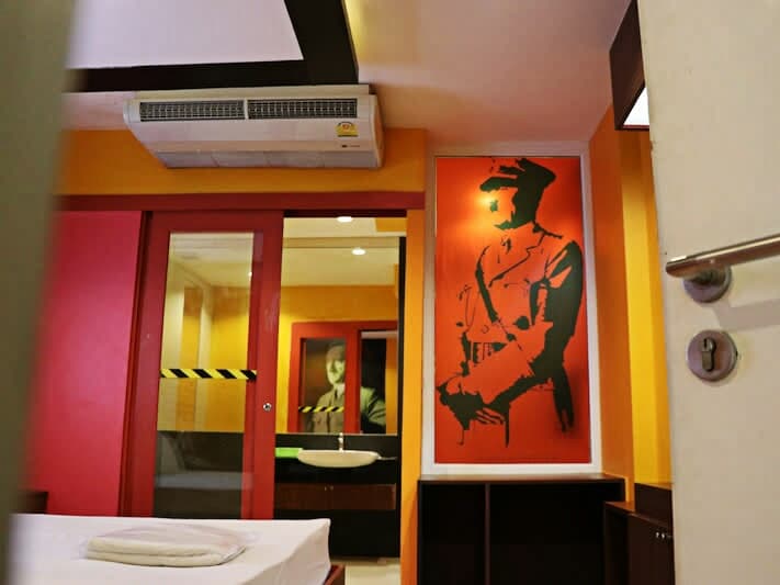 Правительство Таиланда должно запретить использование изображений с Гитлером.