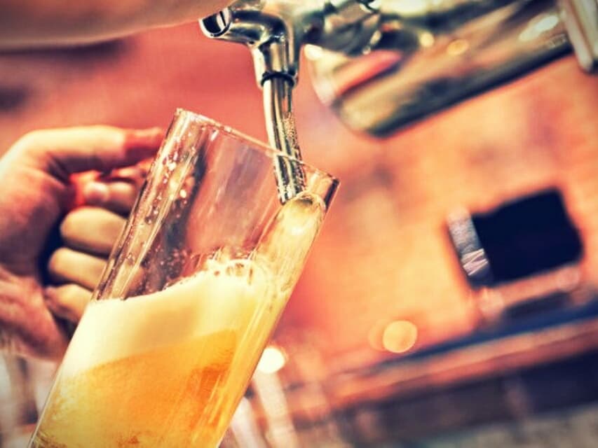 С этого дня в 7/11 официально запрещено продавать разливное пиво. С этого дня в 7/11 официально запрещено продавать разливное пиво.