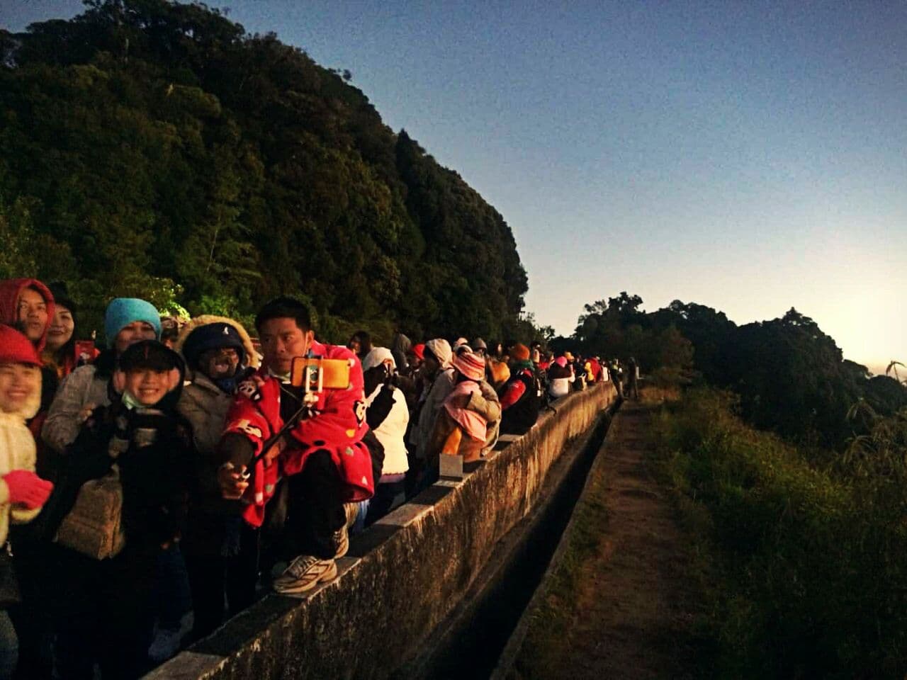 Гора Дои-Интанон в Чанг-Мае покрылась инеем, температура упала до -1 °C.