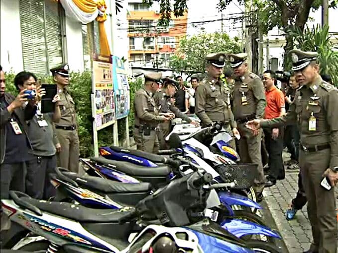 Тайланд. Новости: 13-летний пацан за месяц угнал 8 мотоциклов.