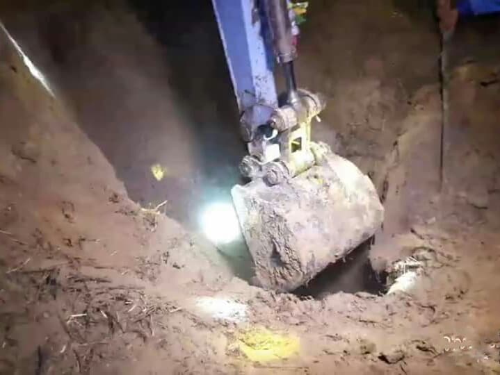 Тайланд. Новости: Находчивые сельские жители спасли слоненка, упавшего в колодец. Тайланд. Новости: Находчивые сельские жители спасли слоненка, упавшего в колодец.