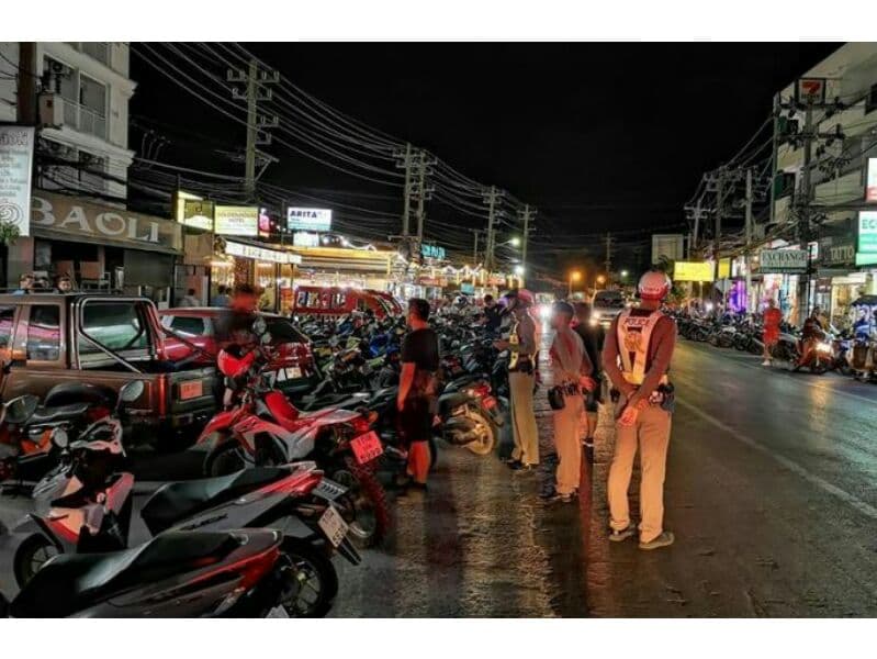 Полиция Патонга создаст группу в Line для контроля туристов, арендующих мотоциклы.