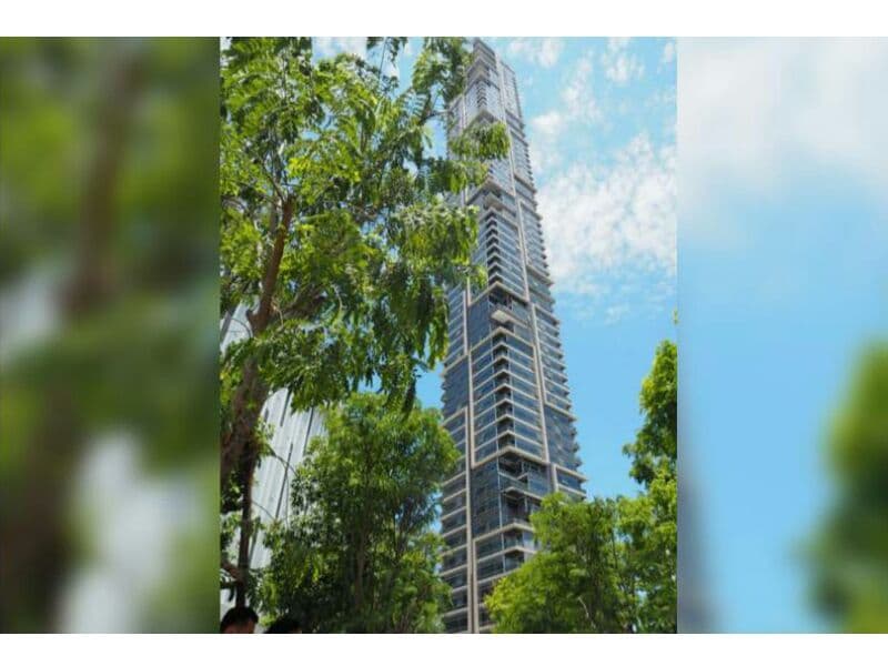 В Бангкоке наклонился строящийся 72-этажный небоскреб.