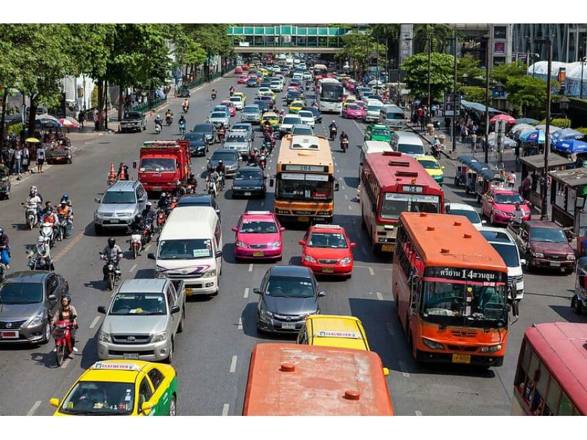 Японские ПДД помогут сократить аварийность на дорогах Таиланда.