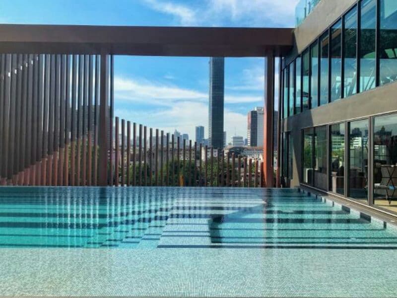 Как в Пекине! Кондо в Бангкоке превратили в отель для китайцев.