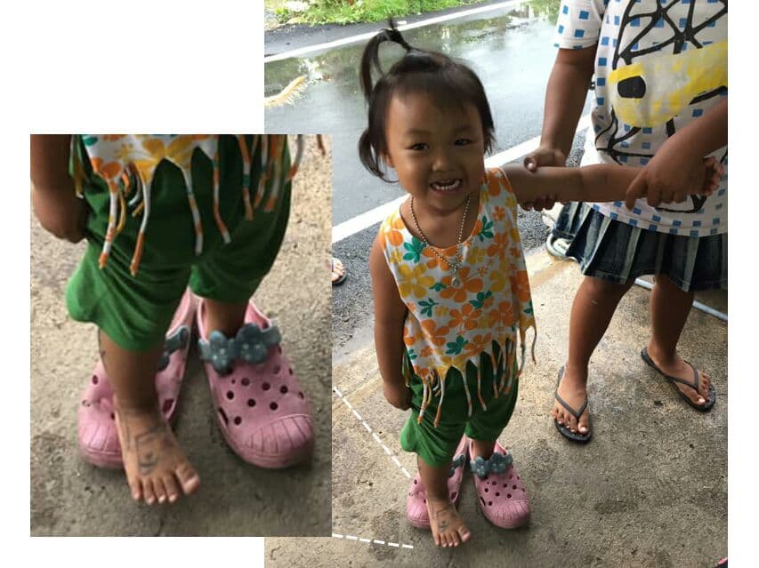 3-летняя девочка нашла в спальне живую кобру и принесла её маме.