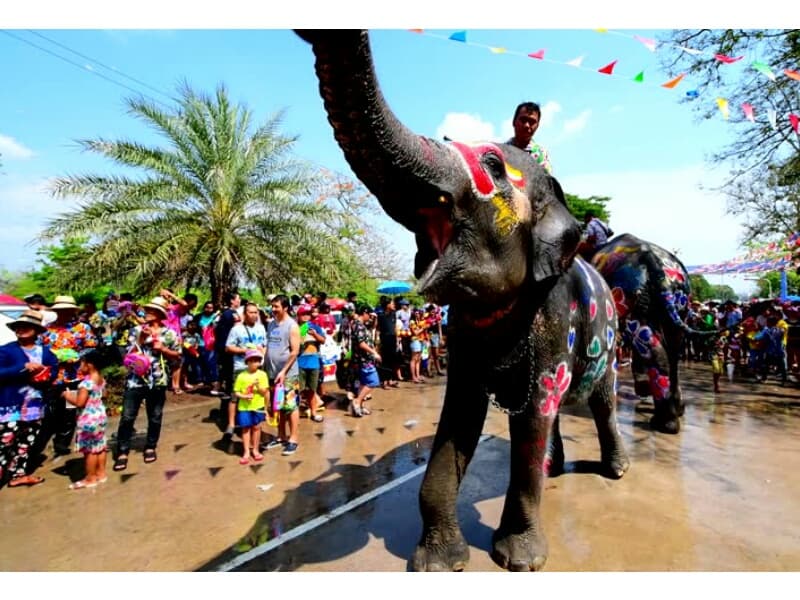 Высокий курс бата не отталкивает иностранных туристов.