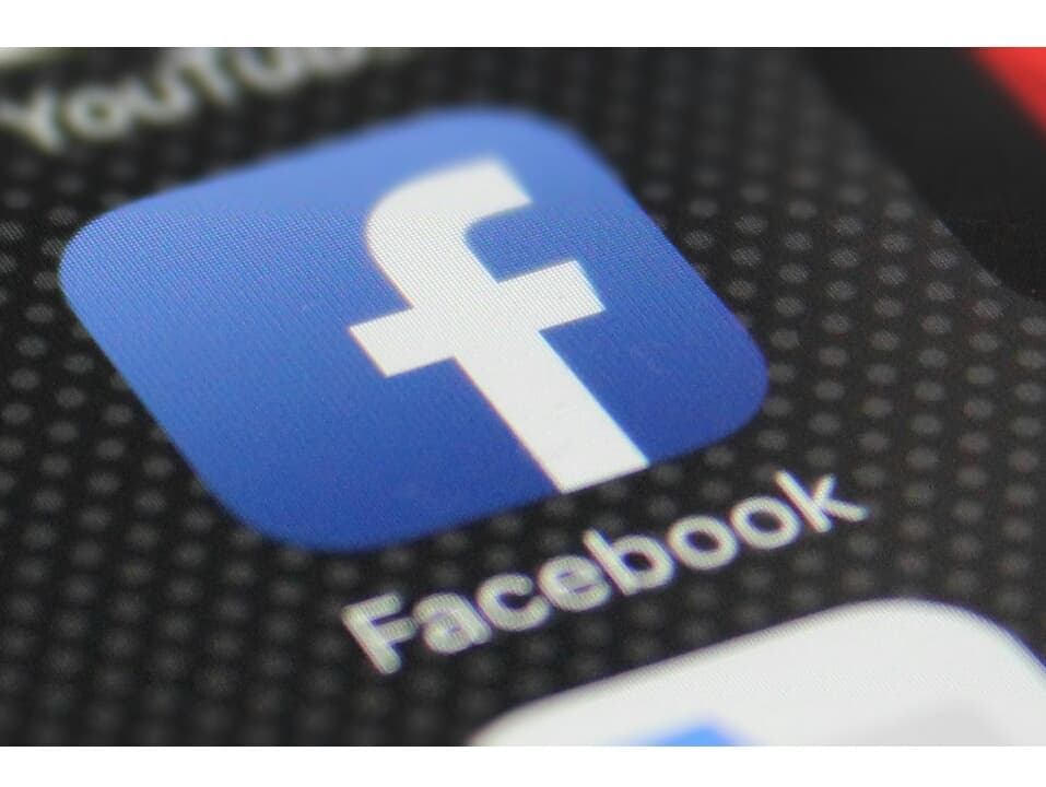 Полицейским Таиланда запретили использовать Facebook.