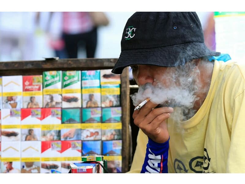 С 12 сентября Таиланд вводит однообразный дизайн для сигаретных пачек.