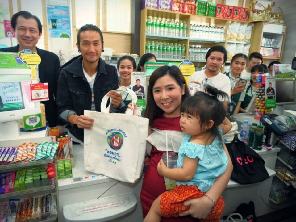 С января крупные торговые сети Таиланда откажутся от пластиковых пакетов.