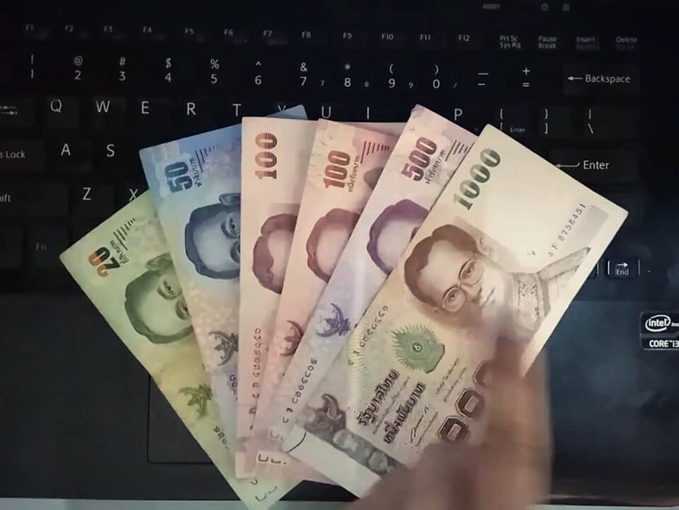 Финансовые эксперты предупредили о дальнейшем росте курса бата.