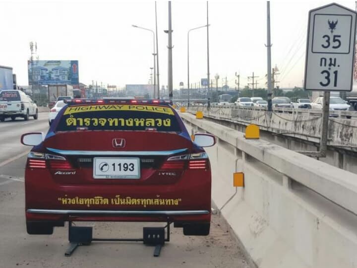 Картонные полицейские патрули помогут сократить количество ДТП на Новый год.