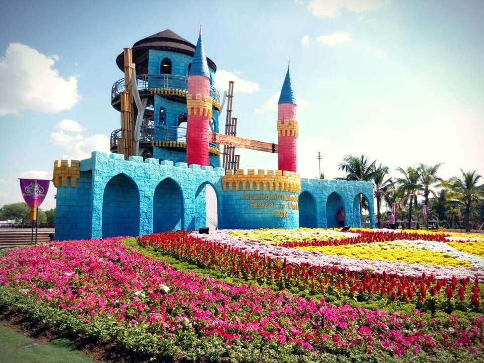 Ежегодный фестиваль цветов в Кон-Кэне привлек рекордное число гостей.