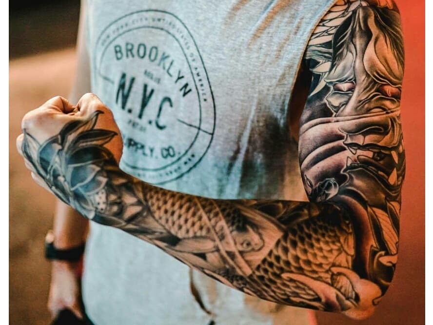 Минздрав Таиланда ввёл новые условия работы для татуировщиков.