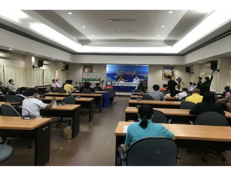 Коронавирус в Чонбури: 6 заражений подтверждено, сотни под наблюдением.