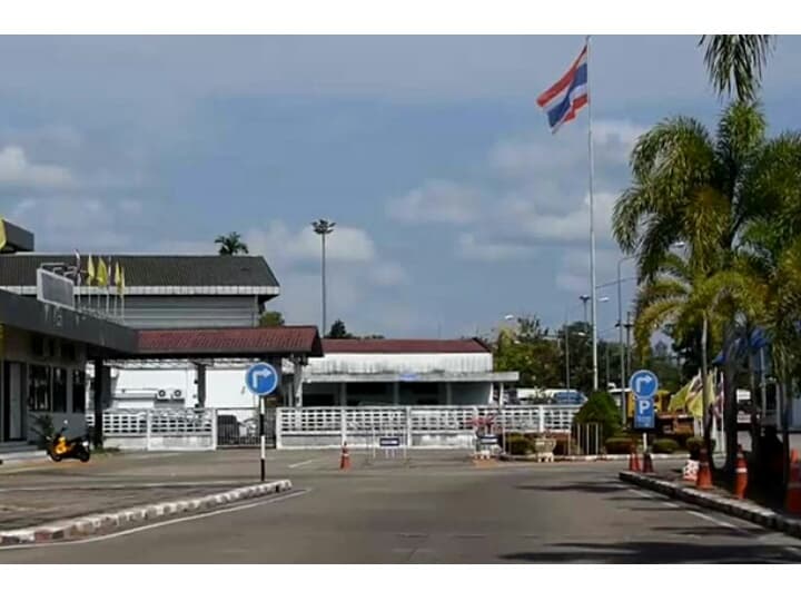 Таиланд запретил своим гражданам возвращаться домой из Малайзии.