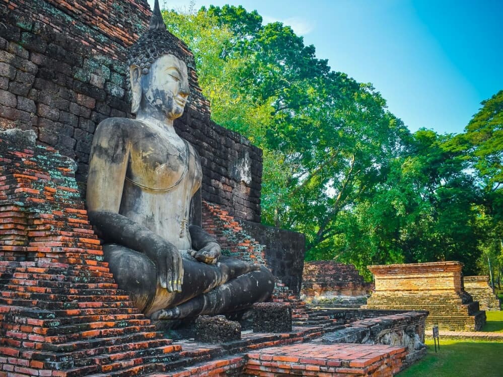 Постоянно проживающие или работающие в Таиланде иностранцы могут спасти туристический бизнес.