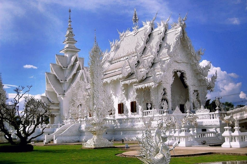 Wat Rong Khun Temple, Chiang Rai Province, Thailand без смс