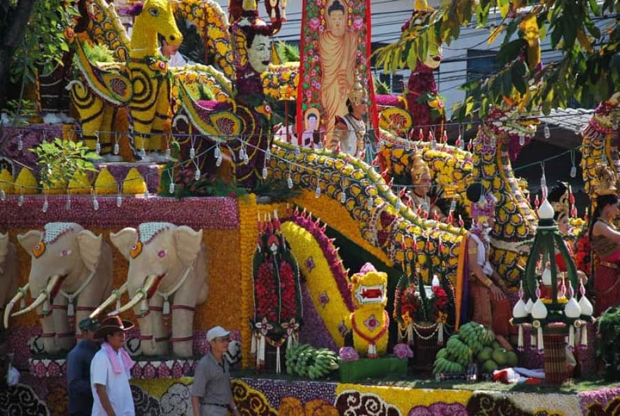 Праздники Таиланда: фестиваль цветов в Чиангмае