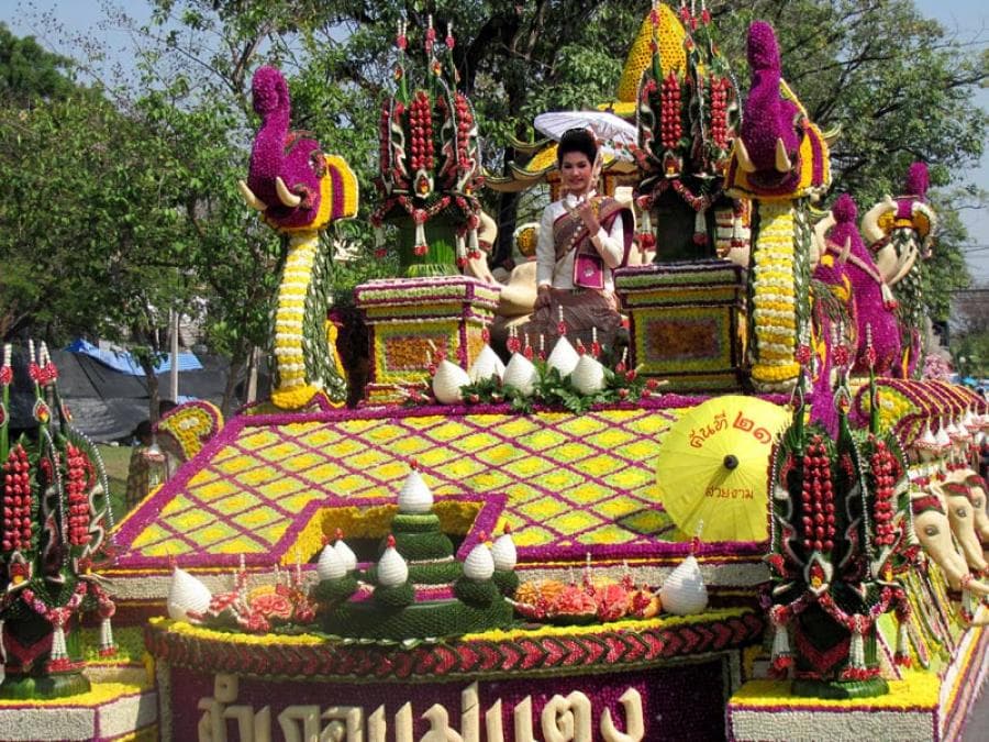 Праздники Таиланда: фестиваль цветов в Чиангмае