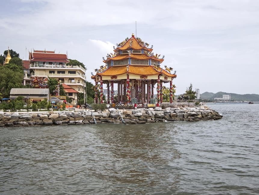 Экскурсия на остров Ко Си Чанг, 2 дня 1 ночь.